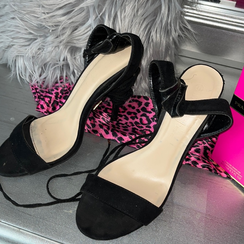 Shoe 👠 tie up the calf